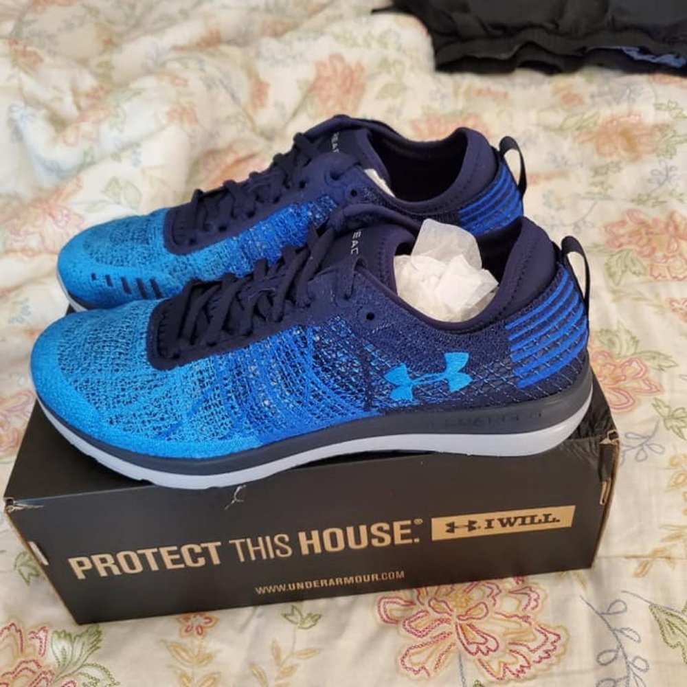 Men's UA Size 10 shoes